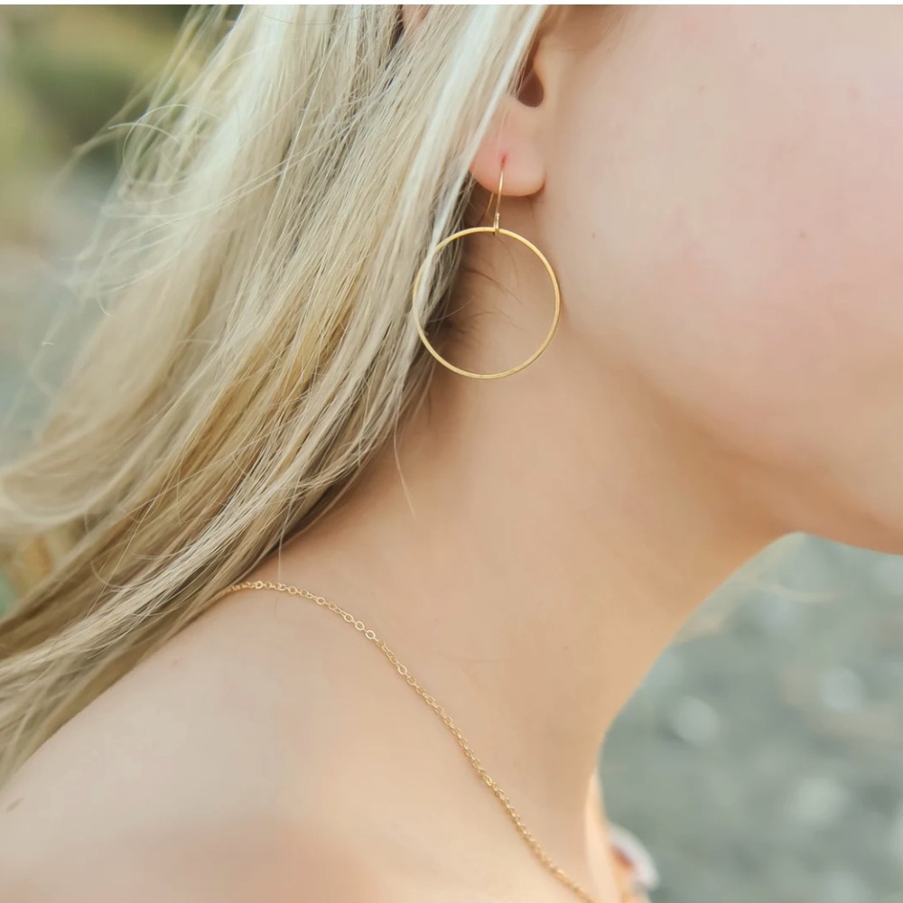 Elegant Gold Hoop Earrings
